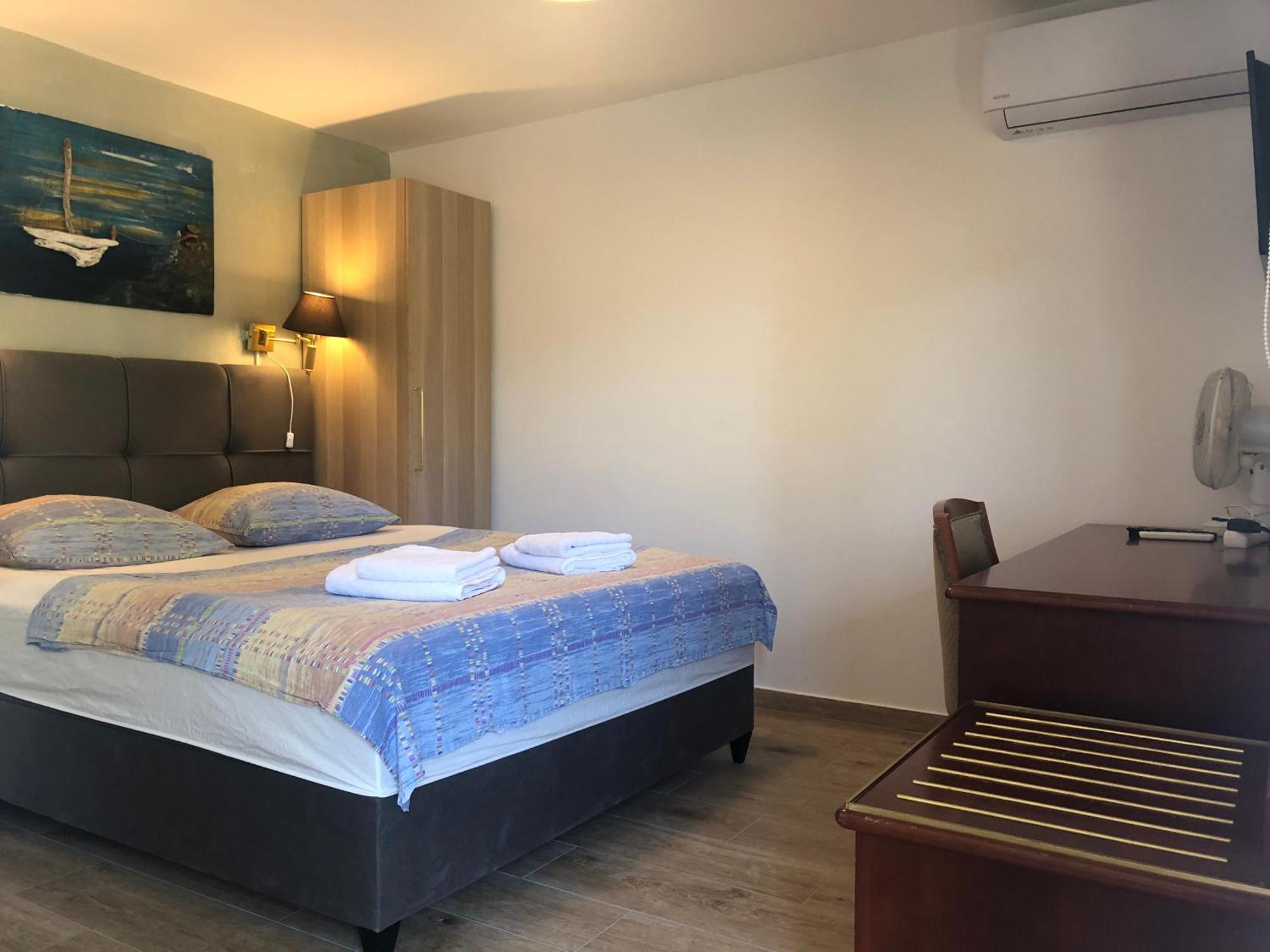 Double With Bathroom, Wifi, Airco, Parking, Washing Machine, Grill